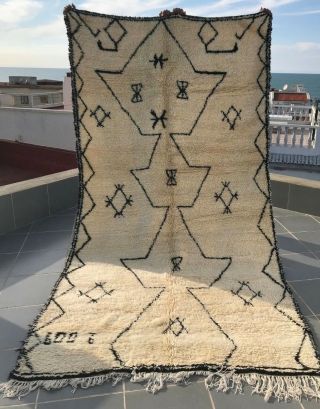 Unique Vintage Moroccan Beni Ourain Rug.  100 Wool.  5 
