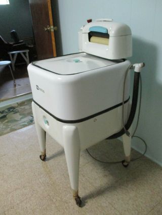 Vintage Maytag Wringer Gyrator Washer 1950 ' s White W/Aqua J2L 3