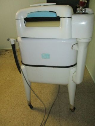 Vintage Maytag Wringer Gyrator Washer 1950 ' s White W/Aqua J2L 8