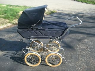 Pre - Owned Vintage Perego Navy Blue Baby Carriage 1970’s