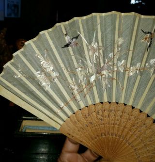 Antique Chinese Embroidered Silk Fan w/ Org Lacquer Box 1900 - 1920 4