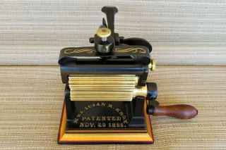 The MRS.  SUSAN R.  KNOX Fluter / Fluting Iron – Victorian - era laundry device 1866 11