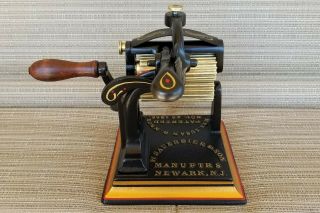 The MRS.  SUSAN R.  KNOX Fluter / Fluting Iron – Victorian - era laundry device 1866 7