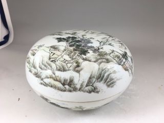 Large 19th Century Chinese Famille Rose Lidded Box 3