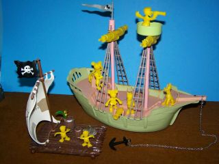 Ideal Disney Toy Pirate Ship with Disney Figures and Papo Raft 5
