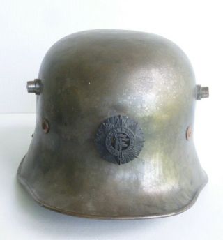 Irish M27 ' Vickers ' helmet (German WWI Stahlhelm influenced) display piece. 4