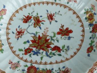 A CHINESE EXPORT PORCELAIN DISH 18TH CENTURY 2