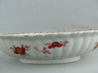 A CHINESE EXPORT PORCELAIN DISH 18TH CENTURY 4