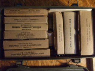 Vintage 1959 US Air Force First Aid Kit For Airmen w/booklet bandages snake bite 2