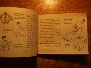 Vintage 1959 US Air Force First Aid Kit For Airmen w/booklet bandages snake bite 6