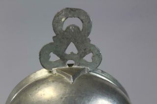 18TH C PEWTER PORRINGER WITH A FULLY DEVELOPED & HEART CUT DECORATED HANDLE 10