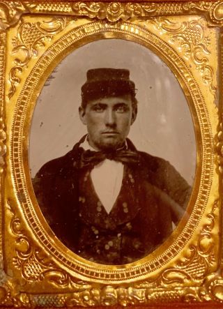 1/9th Tintype Of Civil War Soldier In Full Case - Confederate Or Union?