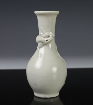 Antique Chinese Dehua Blanc De Chine Porcelain Vase With Chilong - 18th Century