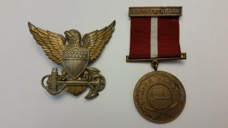 Us Coast Guard Officer Hat Badge & Coast Medal With Ribbon