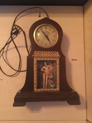 Rare Vintage United Self Starting Hula Girl Clock