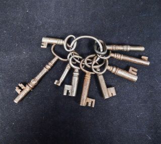 C1900 Ring Of 9 Antique Iron Keys Varying Sizes