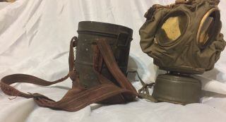 Wwi German Model 1915 Gummimaske Gas Mask And Can