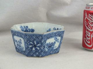 Kangxi 1662 - 1722 Chinese Porcelain Blue And White Square Bowl