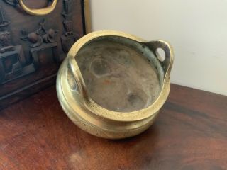 fine quality large 18thc/19thc Chinese heavy bronze censer with cast seal mark. 10