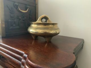 fine quality large 18thc/19thc Chinese heavy bronze censer with cast seal mark. 2