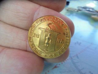 Scarce Civil War Massachusetts Ancient And Honorable Artillery Co Coat Button
