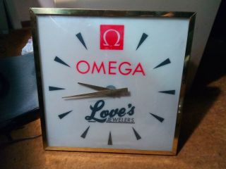 VERY RARE VINTAGE OMEGA ELECTRIC ADVERTISING WALL CLOCK RUNS WELL & LIGHT 2
