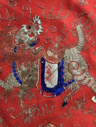 MASSIVE ANTIQUE CHINESE TEXTILE EMBROIDERY WALL HANGING WITH FOO LOIN 8