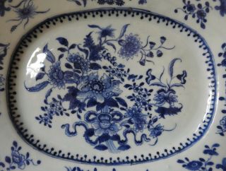 CHINESE PORCELAIN BLUE & WHITE DISH WITH FLOWERS - QIANLONG - 18TH CENTURY 2