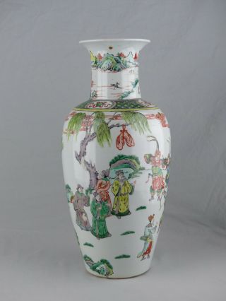 A CHINESE PORCELAIN FAMILLE VERTE BALUSTER VASE 19TH CENTURY DOUBLE CIRCLE MARK 4