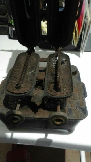 antique sad iron heater Dual Burner Taylor & Boggis Fdy Co Cleveland Game Jr RAR 6