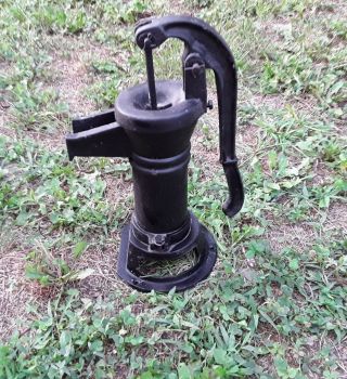 Black Cistern Pump Cast Iron Home Flower Garden Decor