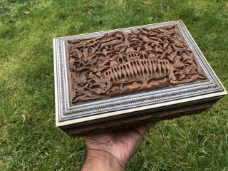 ANTIQUE ANGLO INDIAN SANDALWOOD CARVED SANDALWOOD SADELI BOX.  1875. 6