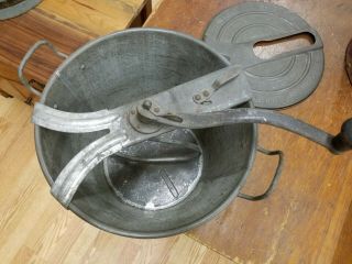 Antique 1904 Universal Bread Maker Dough PAIL Mixer No.  4 5