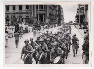 1957 Portuguese Soldiers March Through Macau China News Photo