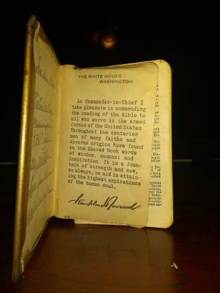 wwii 1943 Testament Heart Shield Bible 2