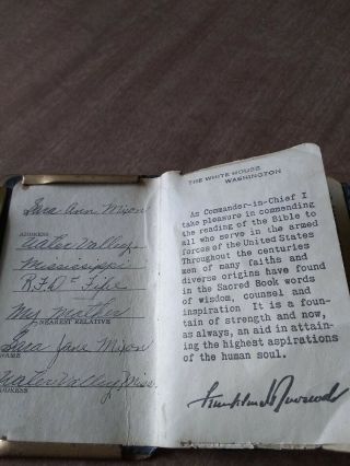 wwii 1943 Testament Heart Shield Bible 3