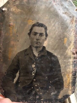 Union Soldier 1/4 Plate Tintype Photograph Wearing Silver Id Pin Shield