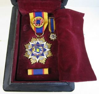 1958 China Order Of Cloud & Banner 6th Order Military Medal Named In Custom Case