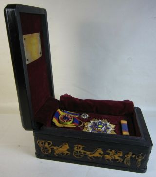 1958 China Order of Cloud & Banner 6th Order Military Medal Named in Custom Case 2