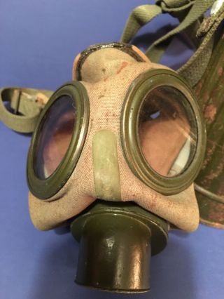 Vintage WWII German Army Gas Mask 2KP 134REGT HOCH - UND DEUTSCHMEISTER 3