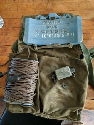 Inert Practice M18a1 (m - 33) Claymore Apers Mine,  Bag,  And M10 Blasting Cap Spool