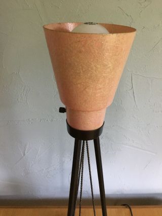 Vintage MCM Table Lamp Atomic Pink Fiberglass Shade 6