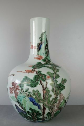 GOOD CHINESE LATE QING DINASTY FAMILLE VERTE BOTTLE 11