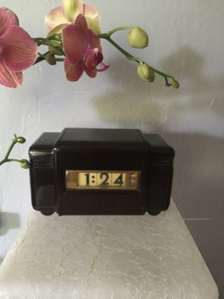 Vintage Art Deco Bakelite Lawson Mid Century Electric Flip Clock