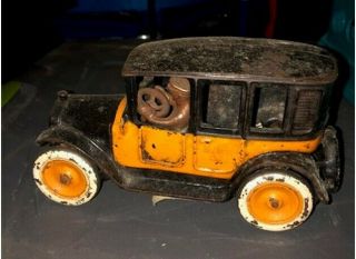 1920 ' s Vintage Antique Cast Iron Arcade Yellow Cab in w/ Driver 2