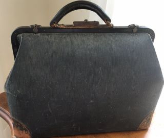 Vintage Doctor Medical Bag Large Black Key Lock Travel Housecalls 2