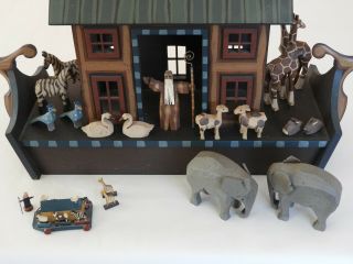 Vintage Wooden Noah’s Ark Signed Maurice & Kelly Dallas W/ Animals 2004 Display 2