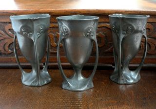 Kayserzinn Jugendstil Pewter Vases with roses,  Designed by Hugo Leven,  1902 - 1904 3