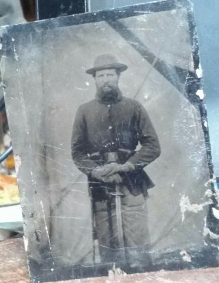 Cased sixth plate tintype of armed Civil War Union Cavalryman 2