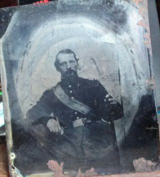 Cased Sixth Plate Tintype Of Civil War Union Officer